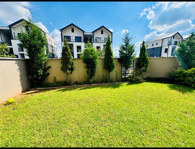 3 BEDROOM FLAT FOR SALE IN WATERFALL
